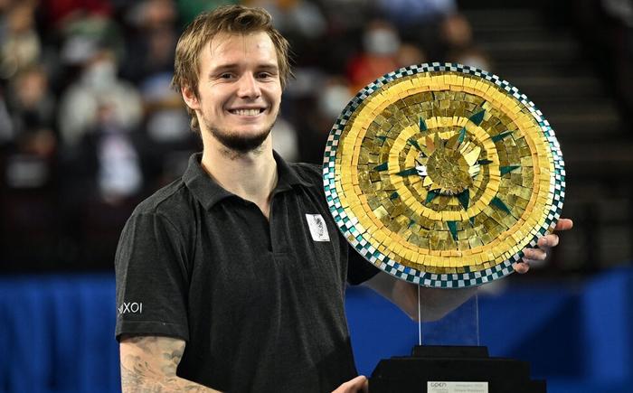 源源不断的 源源不断的