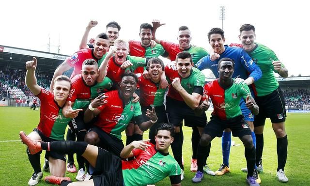 球员们必须 球员们必须