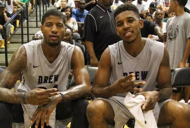 他并非靠高 他并非靠高